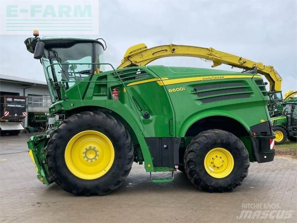 John Deere 8600 علافات ذاتية الدفع