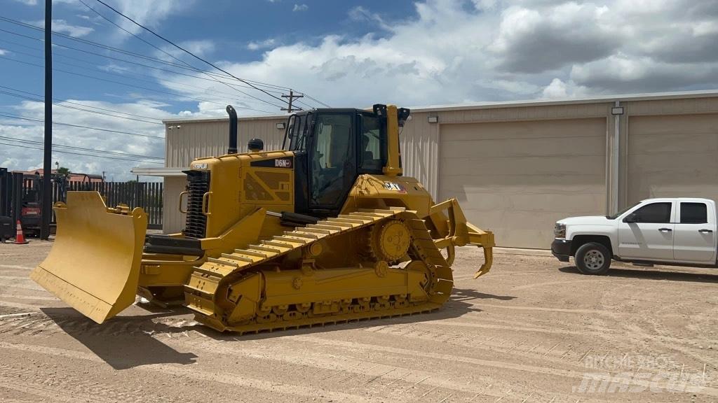 CAT D 6 N LGP بلدوزرات مجنزرة