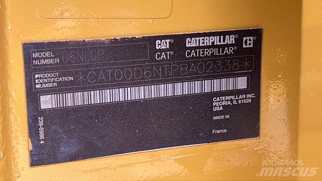 CAT D 6 N LGP بلدوزرات مجنزرة