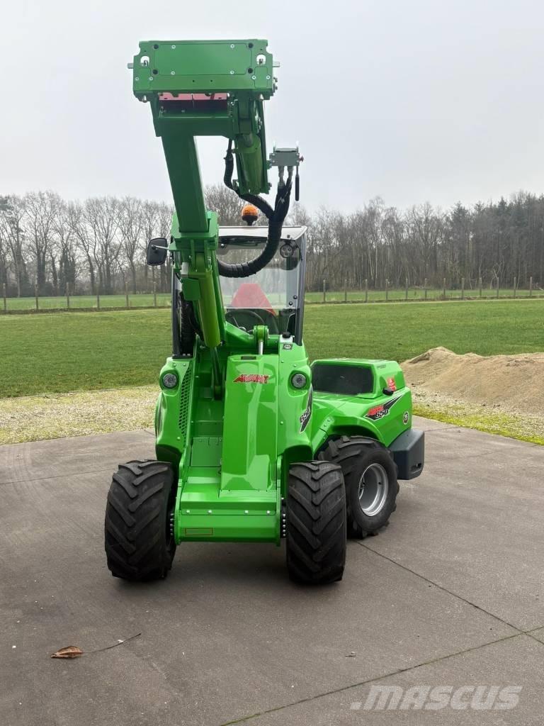 Avant 650 لوادر متعددة الأغراض