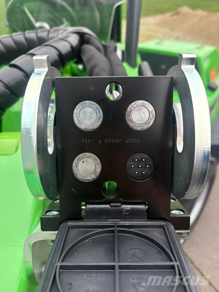 Avant 650 لوادر متعددة الأغراض