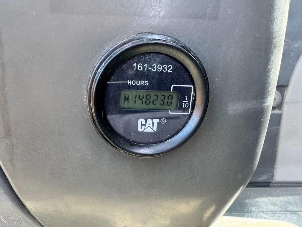 CAT 365 C L حفارات زحافة