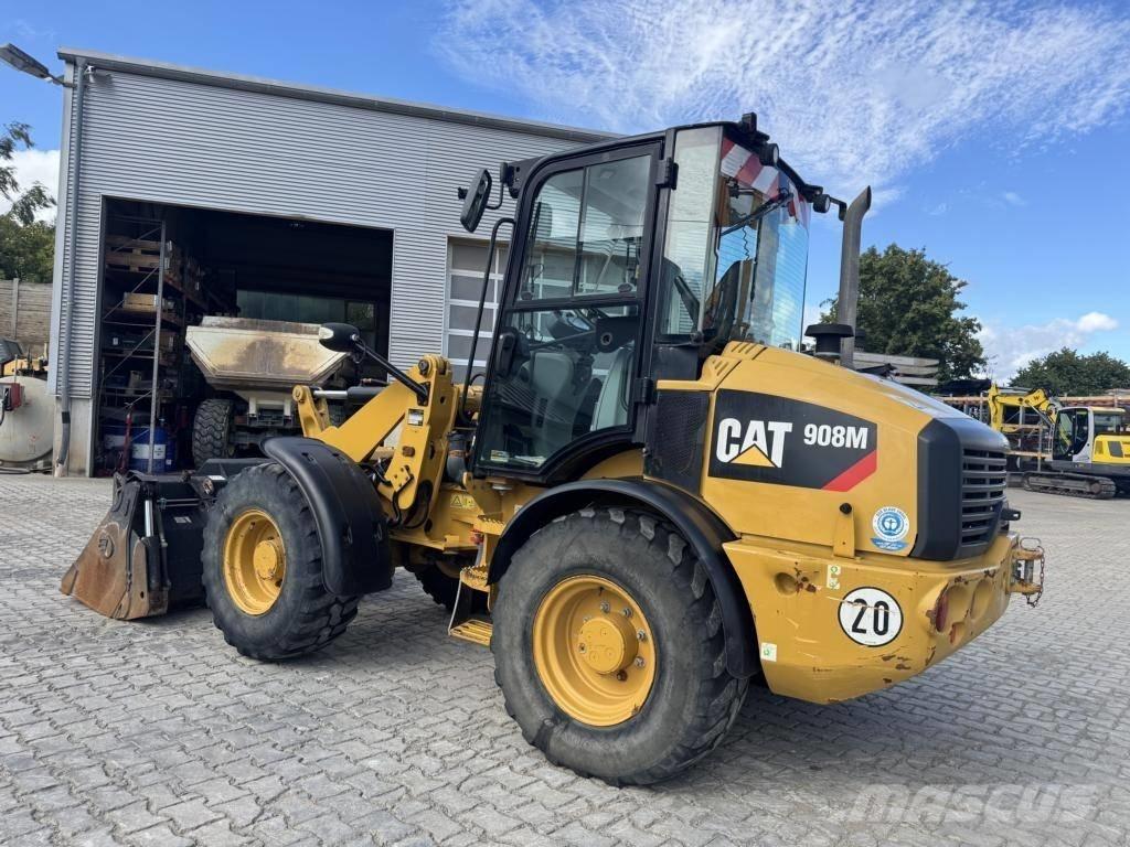 CAT 908M لوادر بعجل