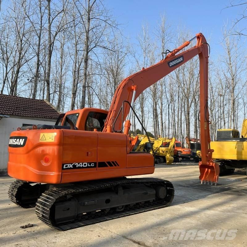 Doosan DX 140 حفارات وسط 7 طن - 12 طن