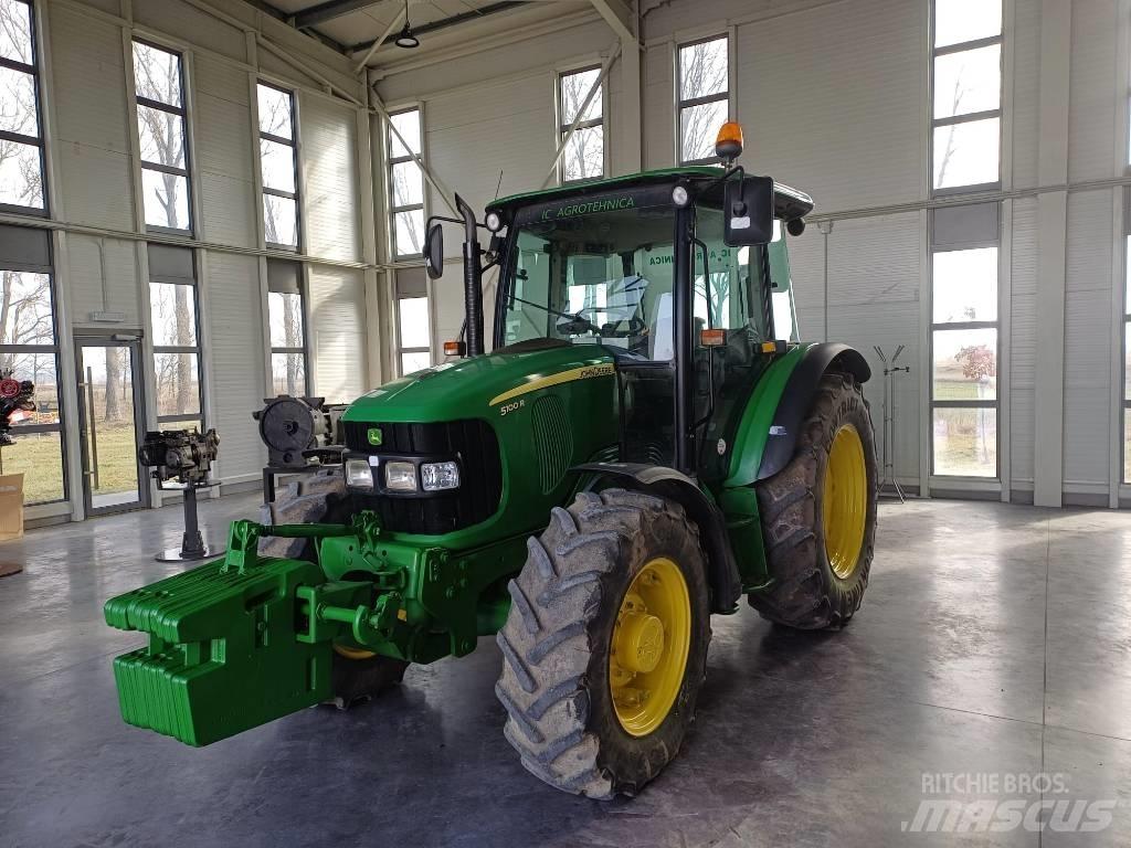 John Deere 5100 R الجرارات