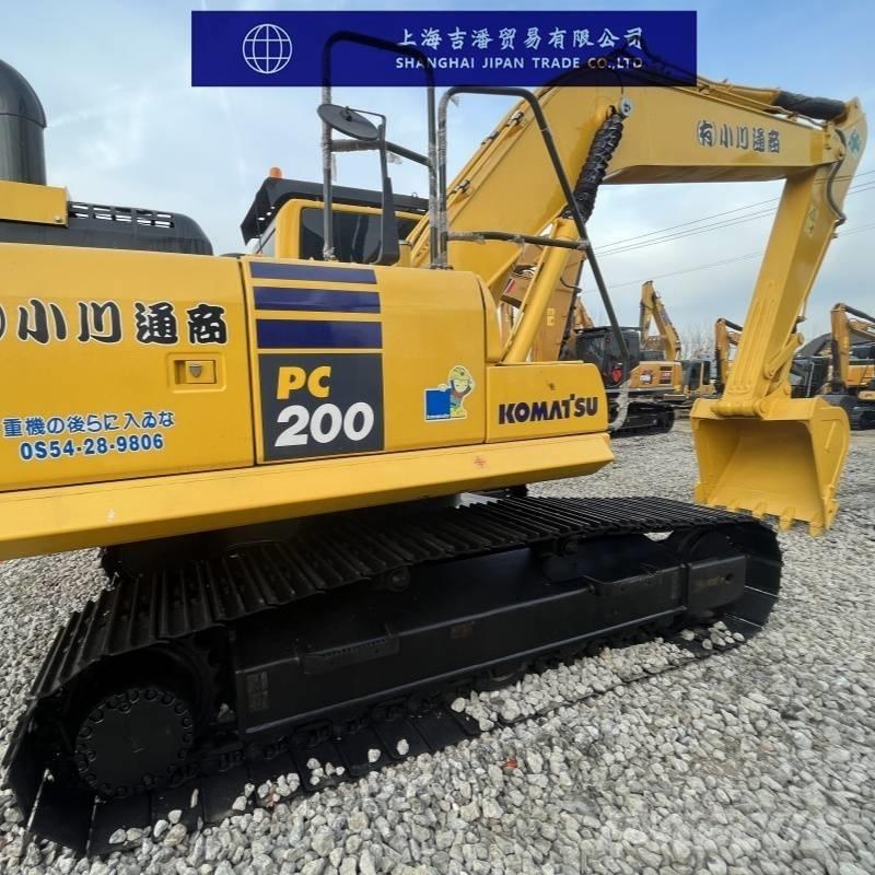 Komatsu PC 200 حفارات زحافة