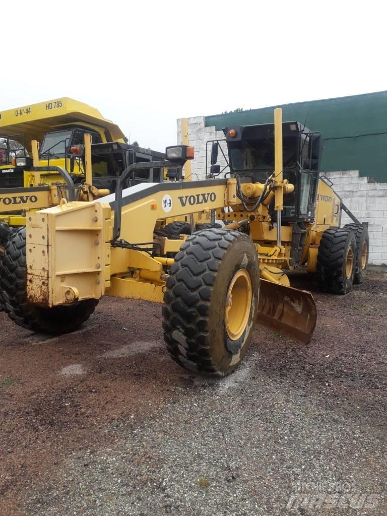 Volvo G 780 B معدات تمهيد الطرق