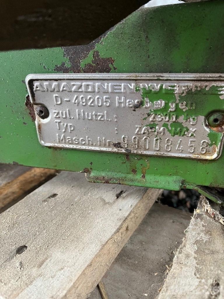 Amazone ZA-M Max معدات فرد المواد المعدنية