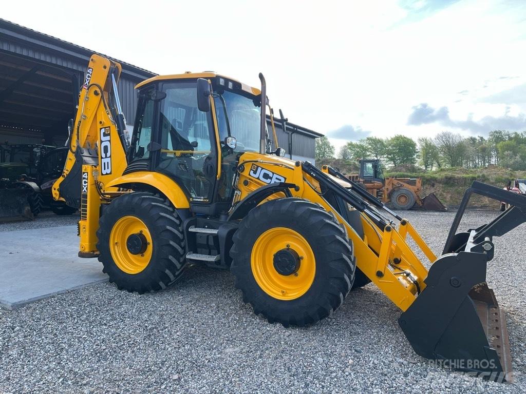 JCB 4 CX Pro لوادر ذات جرافات عكسية
