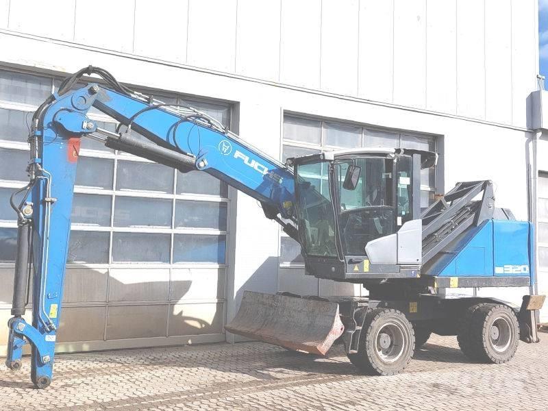 Fuchs MHL 320 F مناولات المخلفات / مناولات صناعية