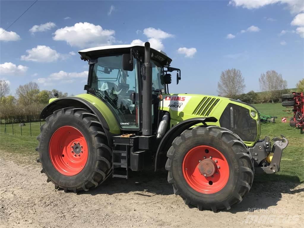 CLAAS Arion 640 الجرارات