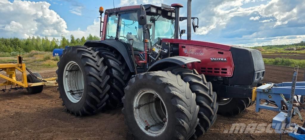 Valtra 8950 Hitec الجرارات