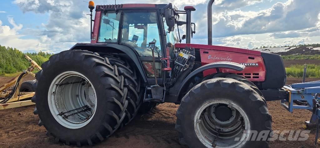 Valtra 8950 Hitec الجرارات