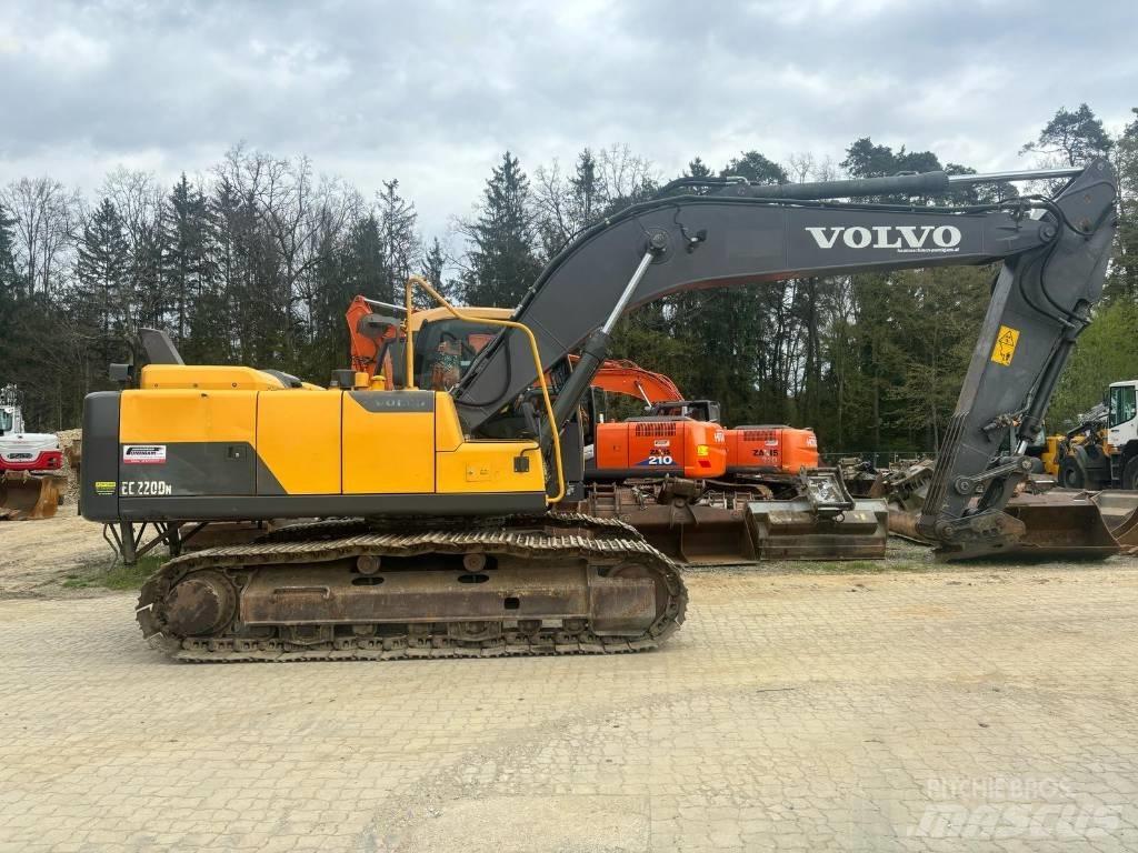 Volvo EC 220 D حفارات زحافة