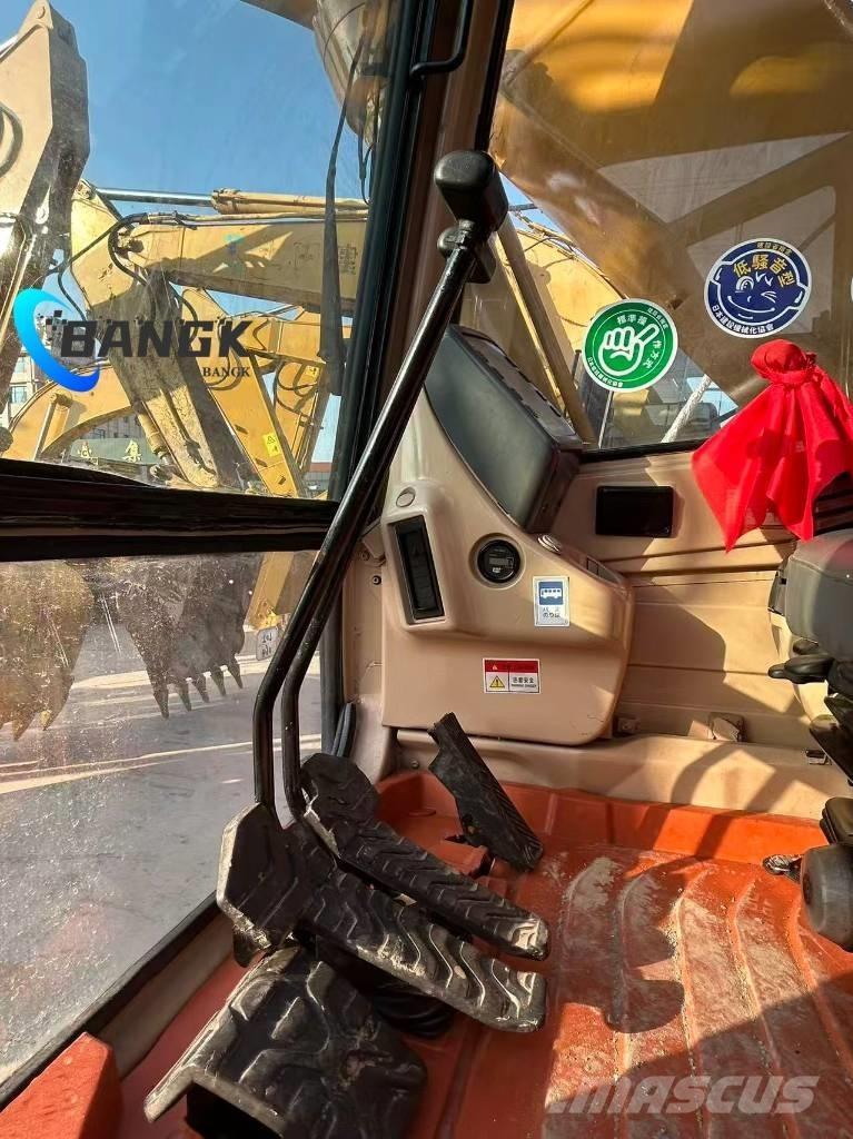 CAT 320 B حفارات زحافة