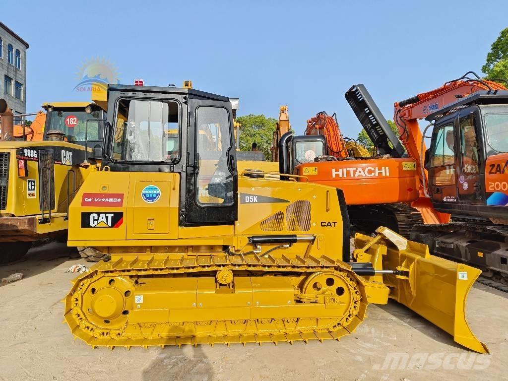 CAT D5K بلدوزرات مجنزرة