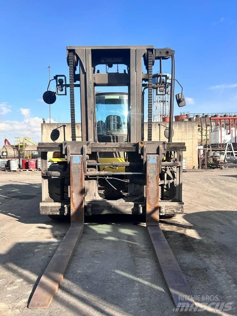 Kalmar DCG 250-12LB شاحنات الديزل