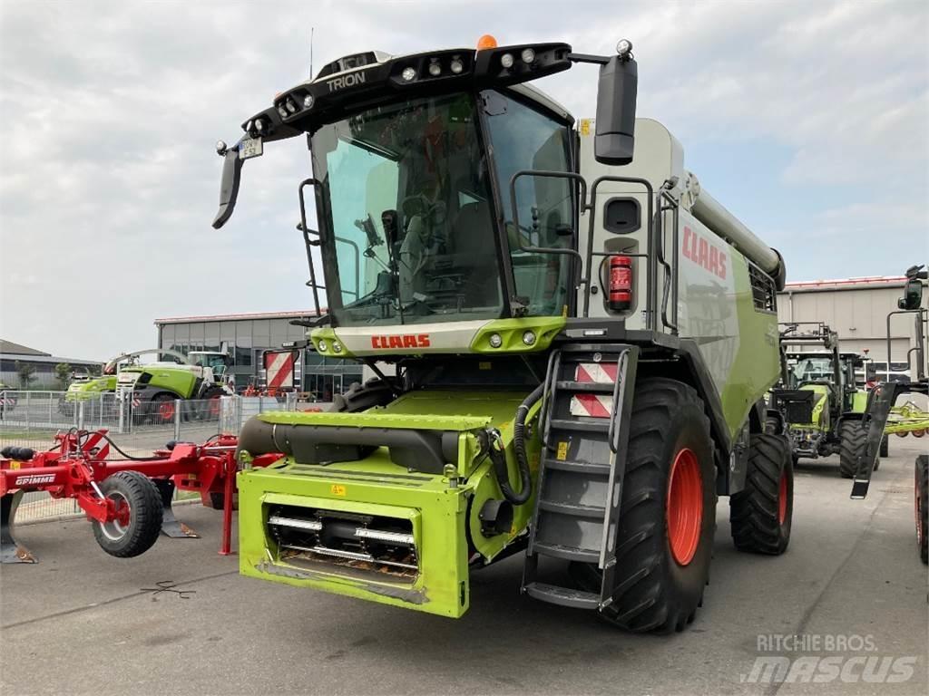 CLAAS Trion 520 حصادات