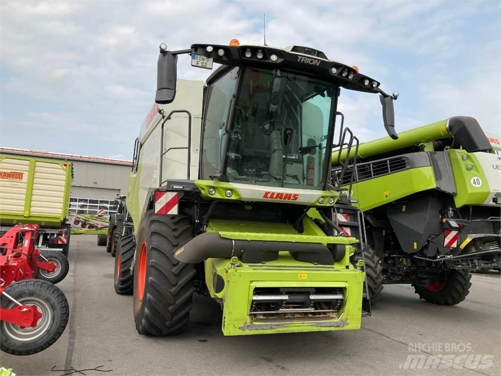 CLAAS Trion 520 حصادات