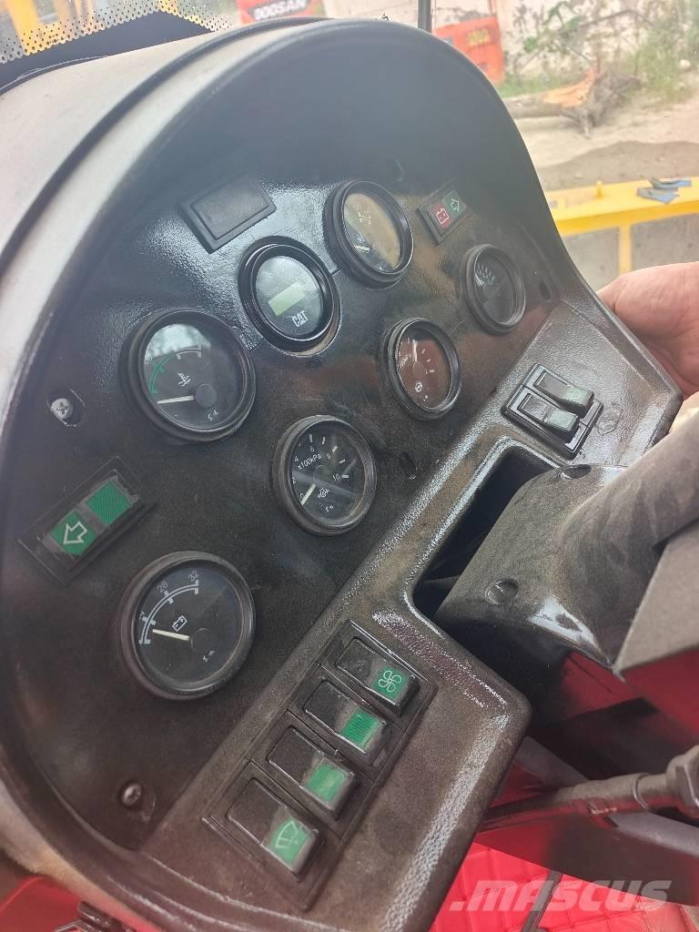 CAT 966H لوادر بعجل