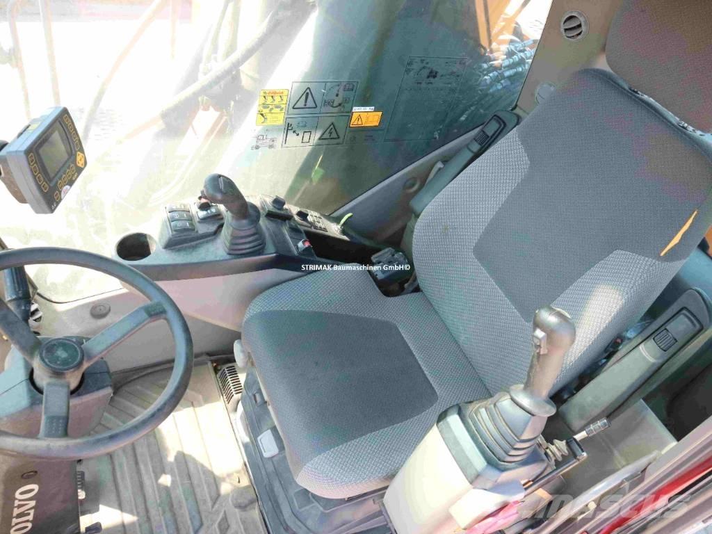Volvo EW 180 E حفارات بعجل