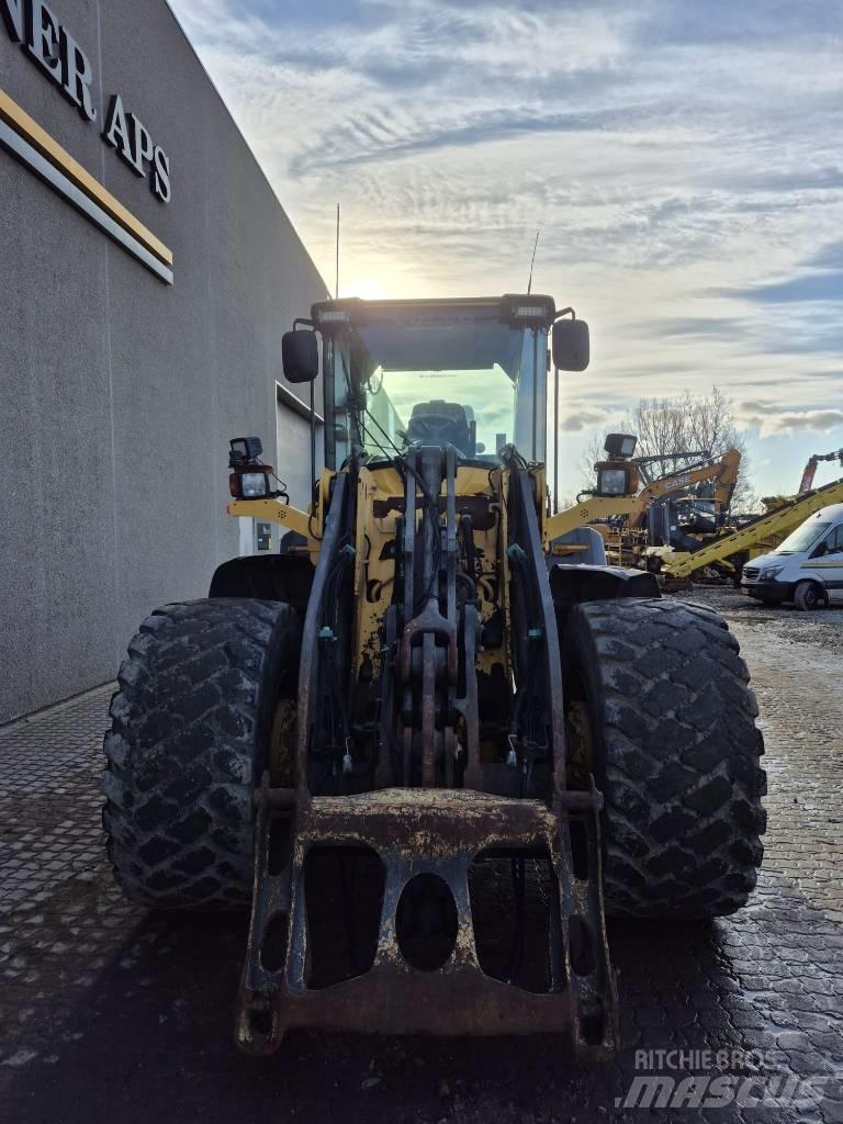 Volvo L 90 G لوادر بعجل