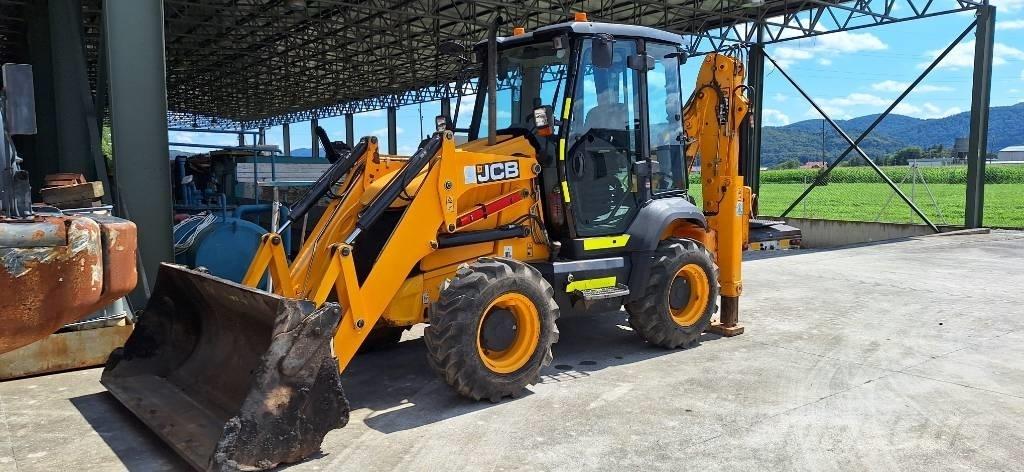 JCB 3cx compact لوادر ذات جرافات عكسية