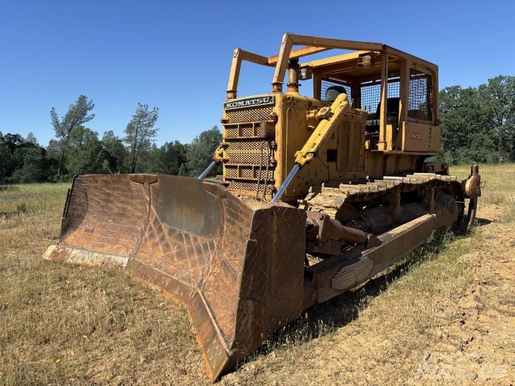 Komatsu D 85-12 بلدوزرات مجنزرة