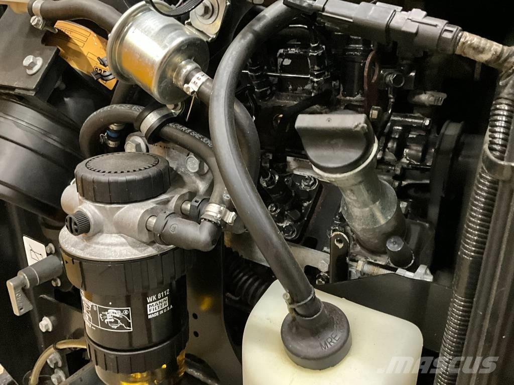 JCB 16 C-1 حفارات صغيرة أقل من 7 طن (حفارات صغيرة)