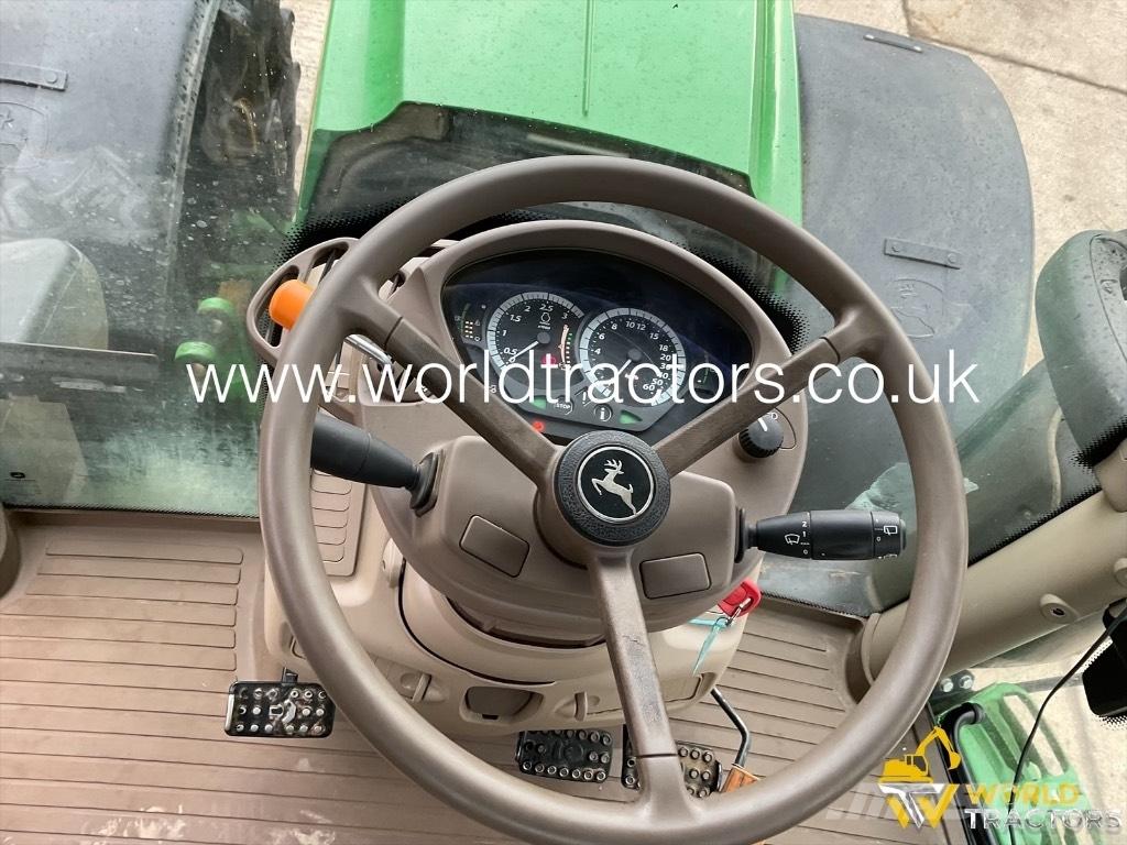 John Deere 6215 R الجرارات