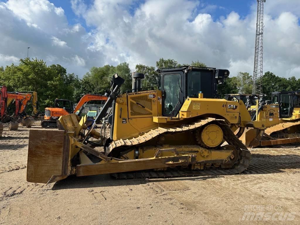 CAT D 6 XE LGP بلدوزرات مجنزرة