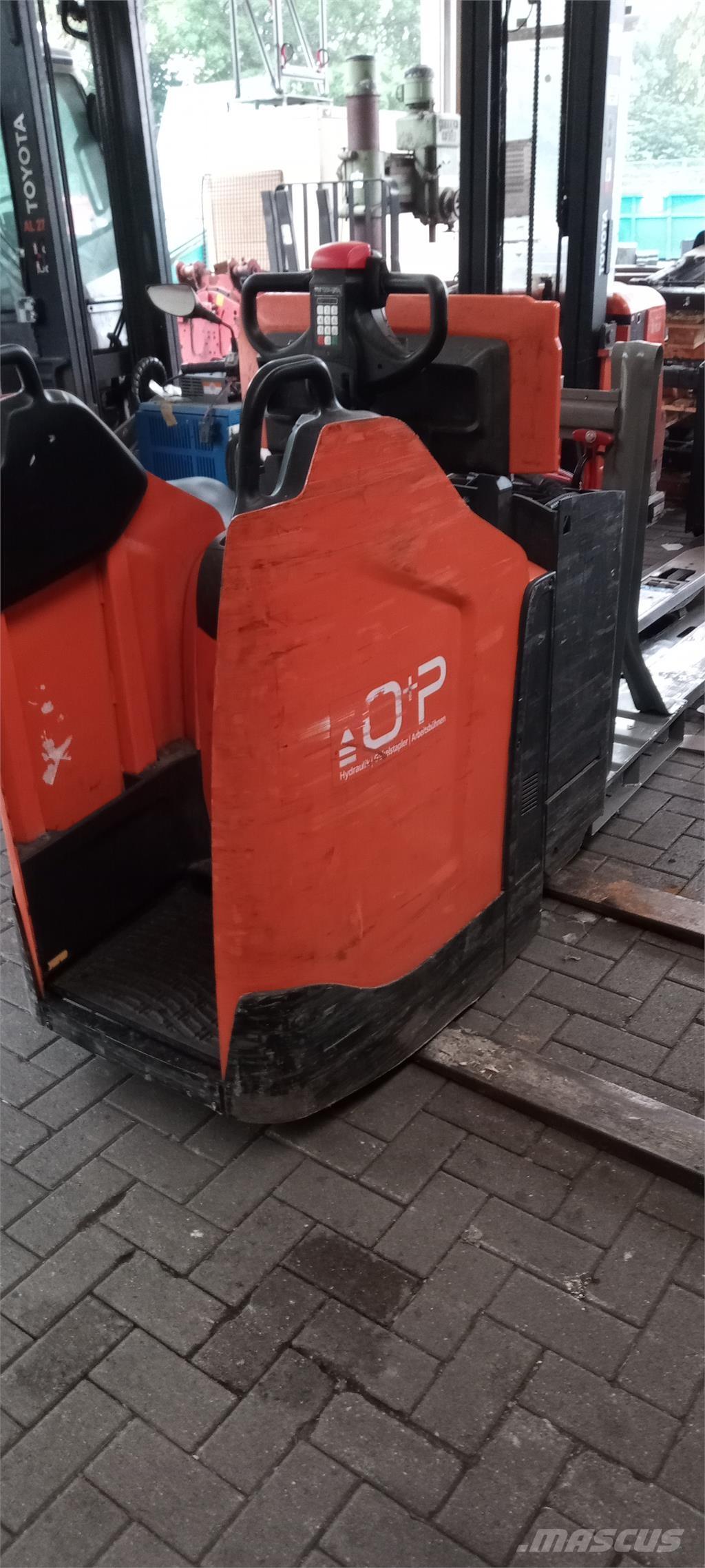 Toyota LPE 250 معدات التكديس الجوالة