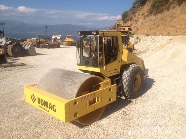 Bomag BW 219 D مداحل أحادية الأسطوانة