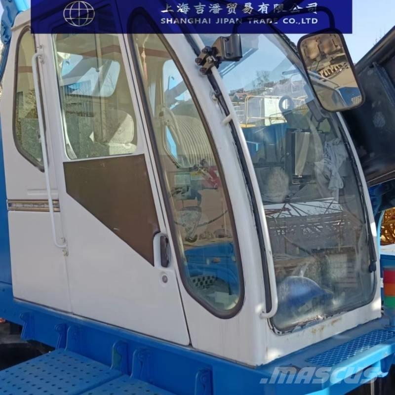 Hitachi SCX2500 رافعات مجنزرة