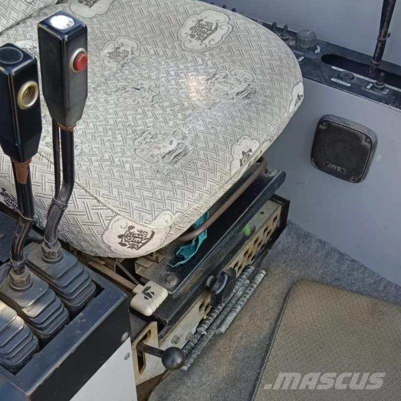 Hitachi SCX2500 رافعات مجنزرة