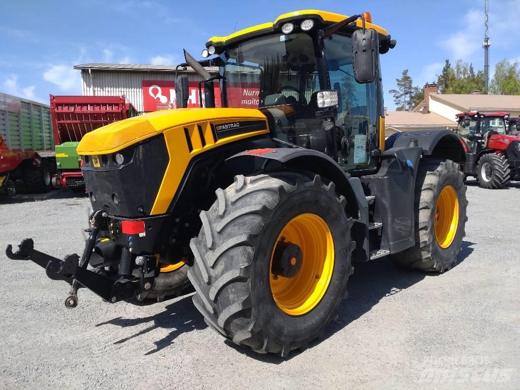 JCB Fastrac 4220 الجرارات