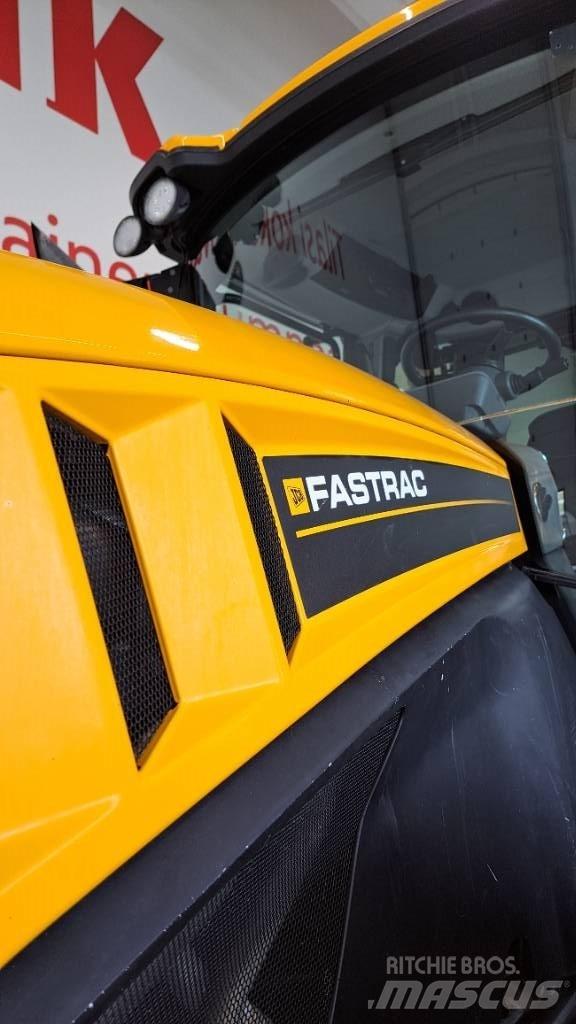 JCB Fastrac 4220 الجرارات