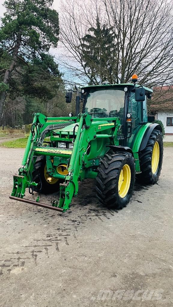 John Deere 5820 الجرارات