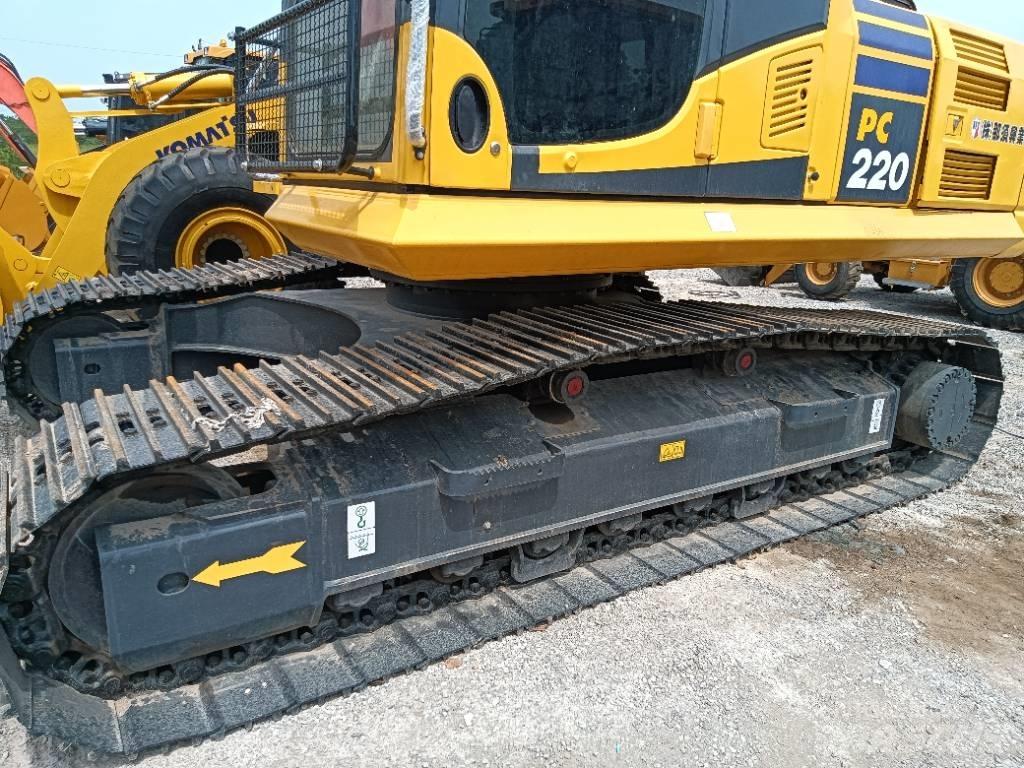 Komatsu PC 220-8 حفارات زحافة