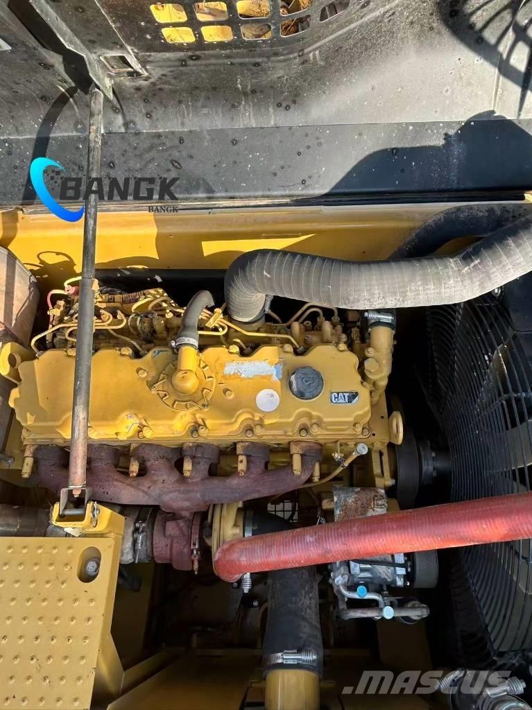 CAT 336 D2L حفارات زحافة