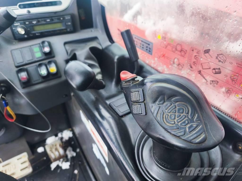 Manitou MT 932 مناولات متداخلة