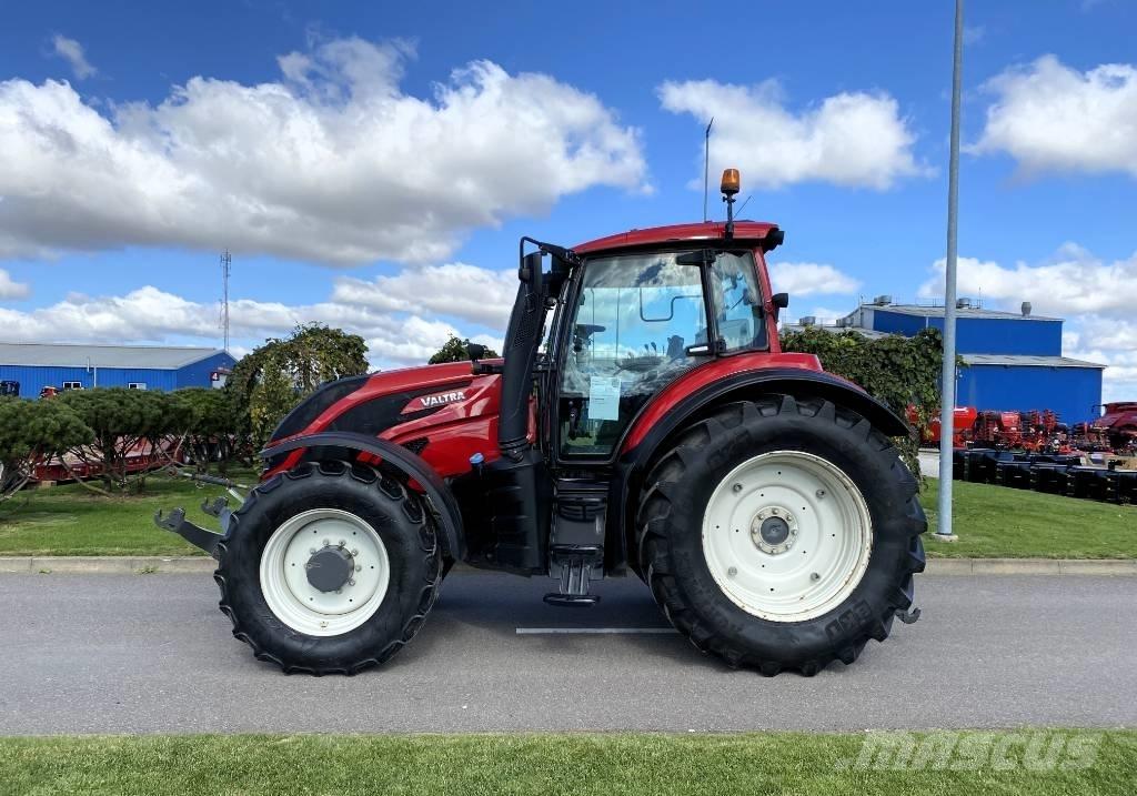Valtra T 234 A الجرارات