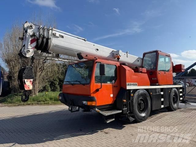 Liebherr LTM 1030-2 رافعات صالحة لكل أنواع الطرق
