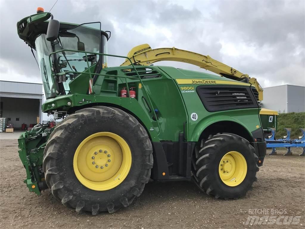 John Deere 9800i علافات ذاتية الدفع