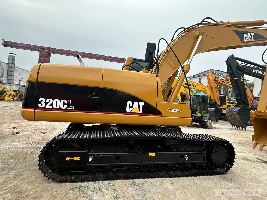 CAT 320 C L حفارات زحافة