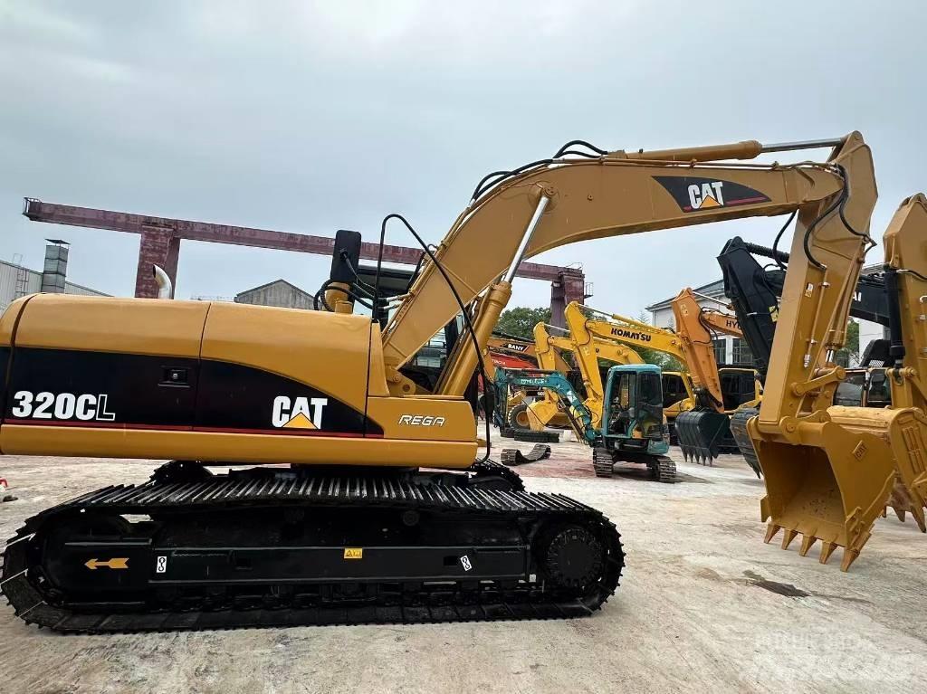 CAT 320 C L حفارات زحافة