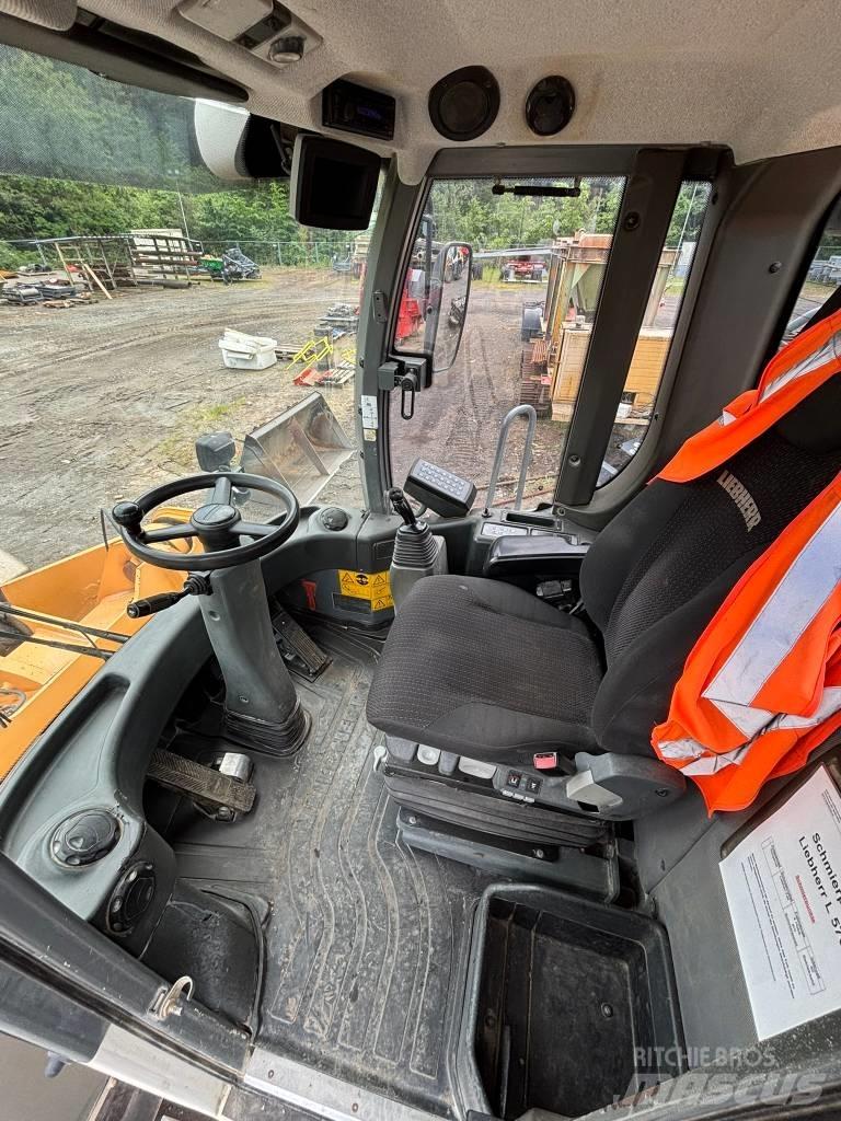 Liebherr L 576 لوادر بعجل
