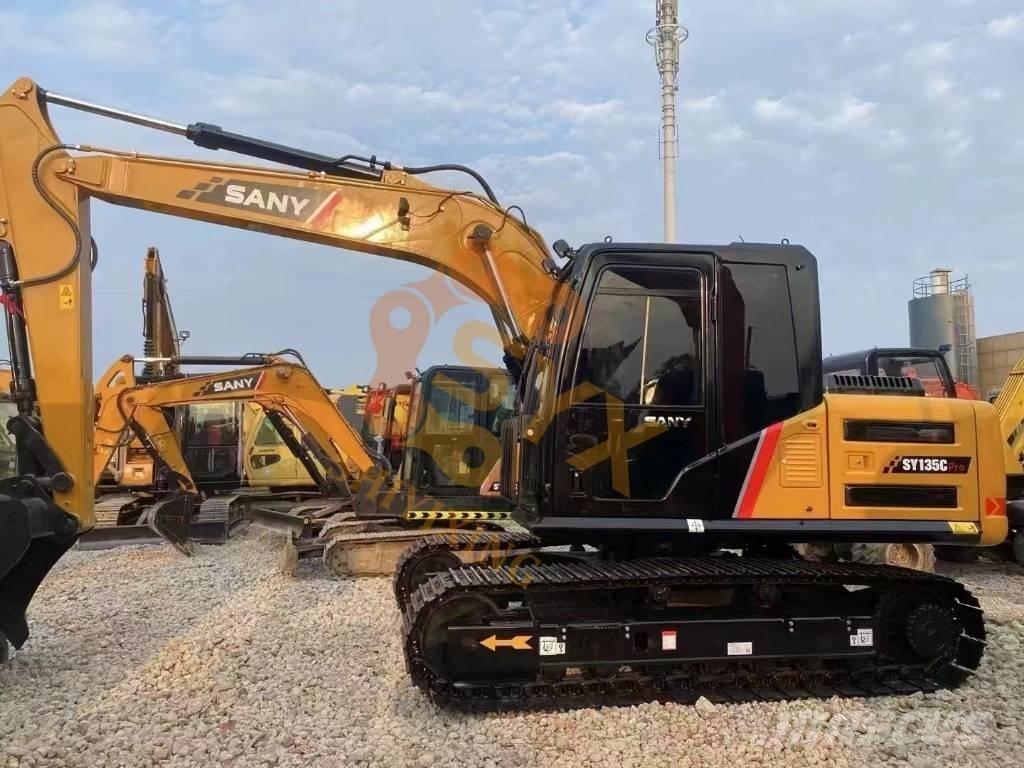Sany SY 135 C حفارات زحافة