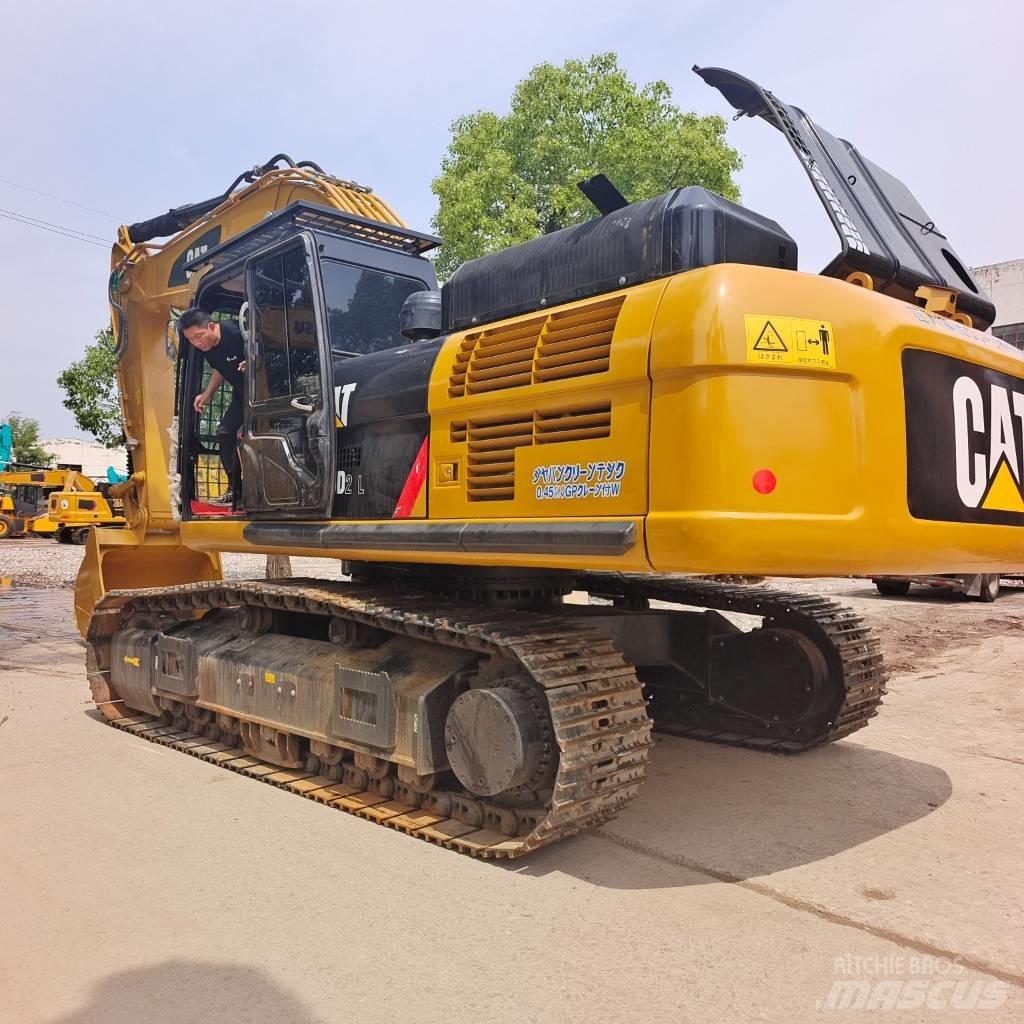 CAT 336 D L حفارات زحافة