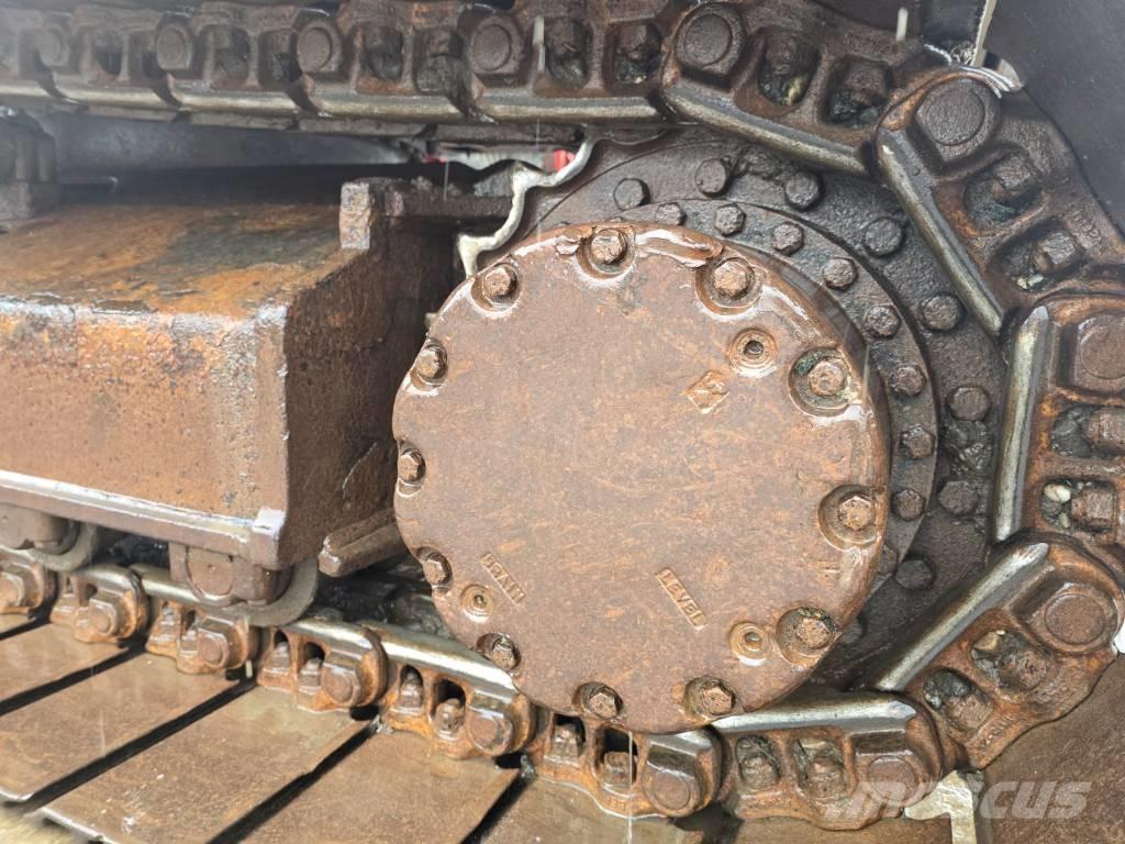 Hitachi ZX 210 حفارات زحافة